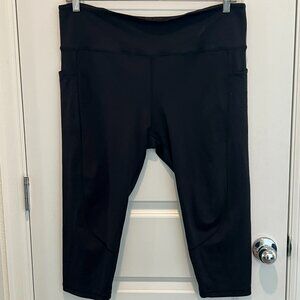 Ray Pose Capri Leggings